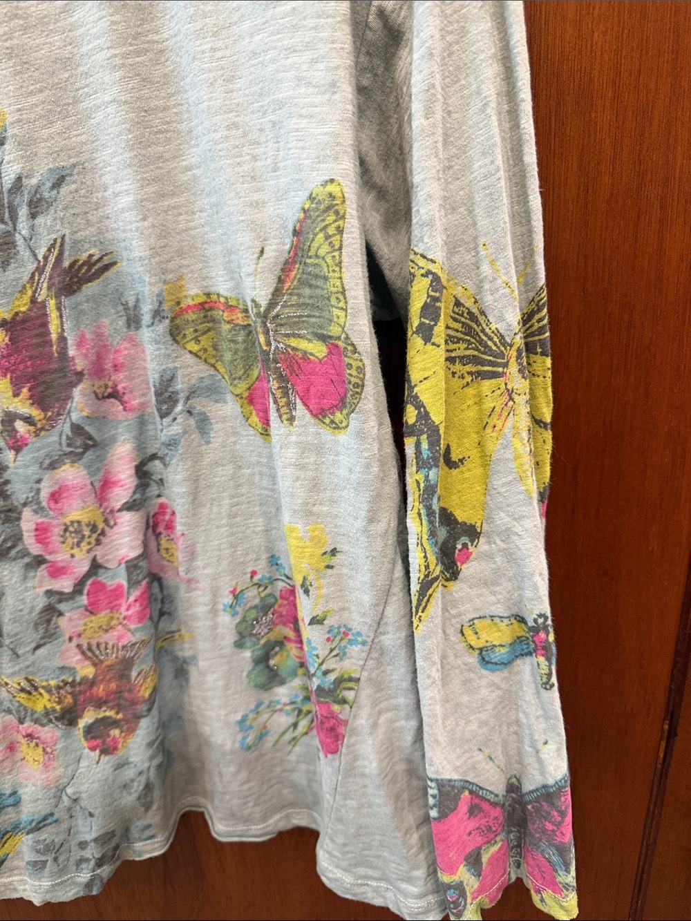 Magnolia Pearl Butterfly Ensemble Viggo Tee - Picture 7 of 12